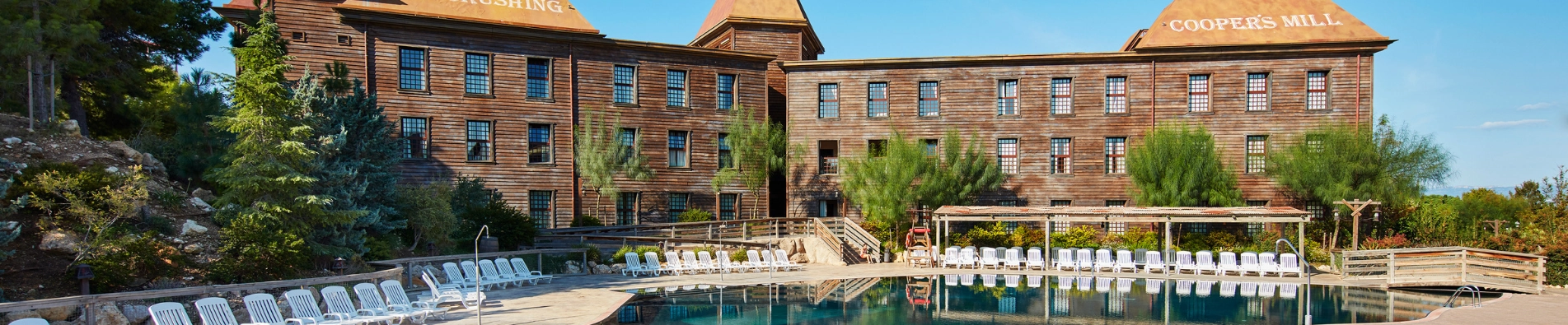 Piscine à l'hotel Gold River