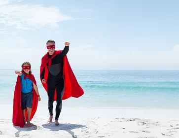 pere et fils en superheros