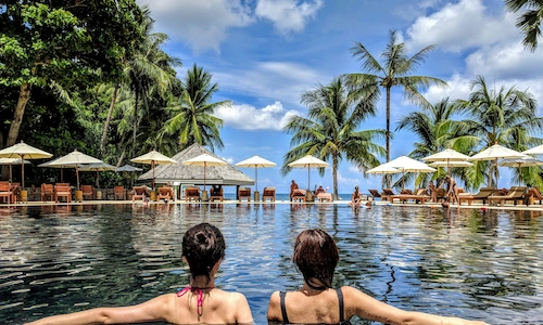 Farniente dans la piscine aux Baléares