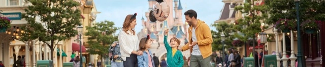 Famille à Disneyland