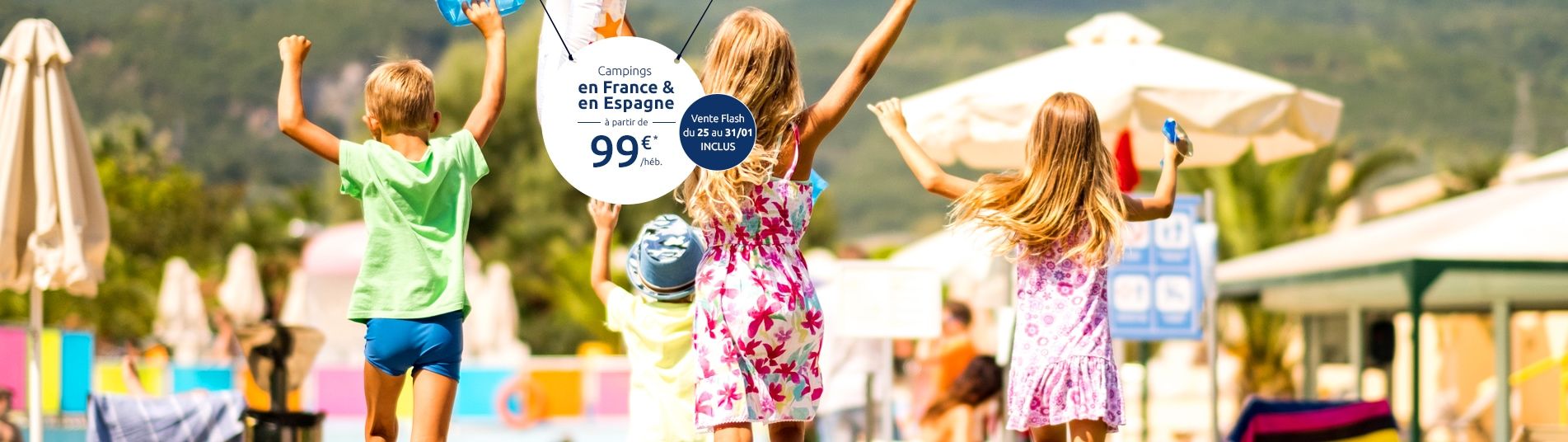 Enfants au bord de la piscine
