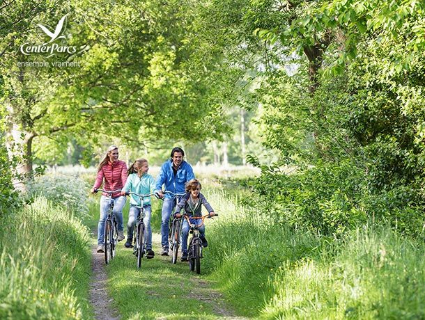 Famille à vélo à Center Parcs